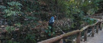 Under the Silver Lake screenshot 1