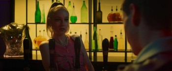 Postcards from London screenshot 2