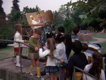 Gidget Gets Married screenshot 1