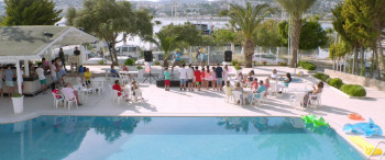 Holiday screenshot 1