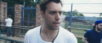 Leave the World Behind screenshot 1