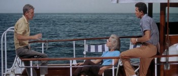 Assault on a Queen screenshot 2