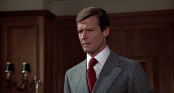 The Man with the Golden Gun screenshot 1