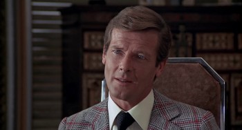 The Man with the Golden Gun screenshot 3