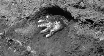 Curse of the Faceless Man screenshot 1