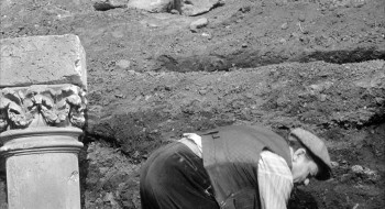 Curse of the Faceless Man screenshot 2