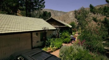 Scream at the Devil screenshot 1