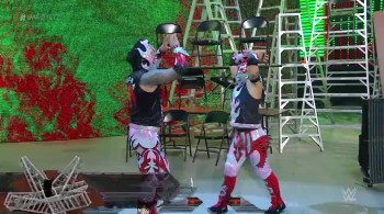 WWE TLC Tables, Ladders & Chairs screenshot 1