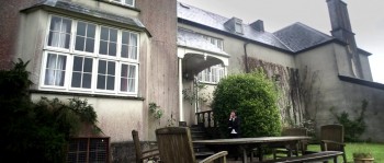 The Last House on Cemetery Lane screenshot 3