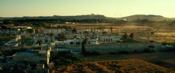 13 Hours screenshot 1