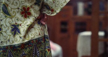 A Woman Under the Influence screenshot 1