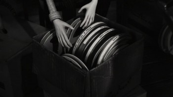 Captain Sparky vs. The Flying Saucers screenshot 2