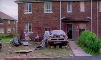 Rita, Sue and Bob Too screenshot 1