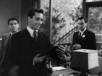 House of Strangers screenshot 2