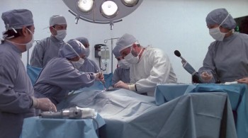 Young Doctors in Love screenshot 2