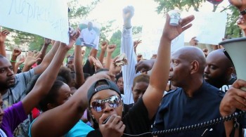 Whose Streets? screenshot 2