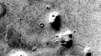 Aliens on the Moon: The Truth Exposed screenshot 2