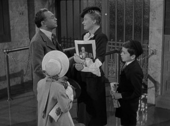 The Woman in the Window screenshot 3