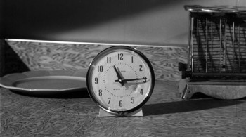 The Violent Years screenshot 2