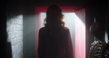 The Most Assassinated Woman in the World screenshot 1