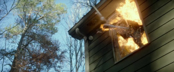 Mile 22 screenshot 3