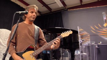 Don't Stop Believin': Everyman's Journey screenshot 2